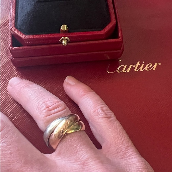 Cartier Large Trinity Ring in Yellow Gold, Rose Gold, Silver Gold, Size 4.5 - Picture 6 of 9